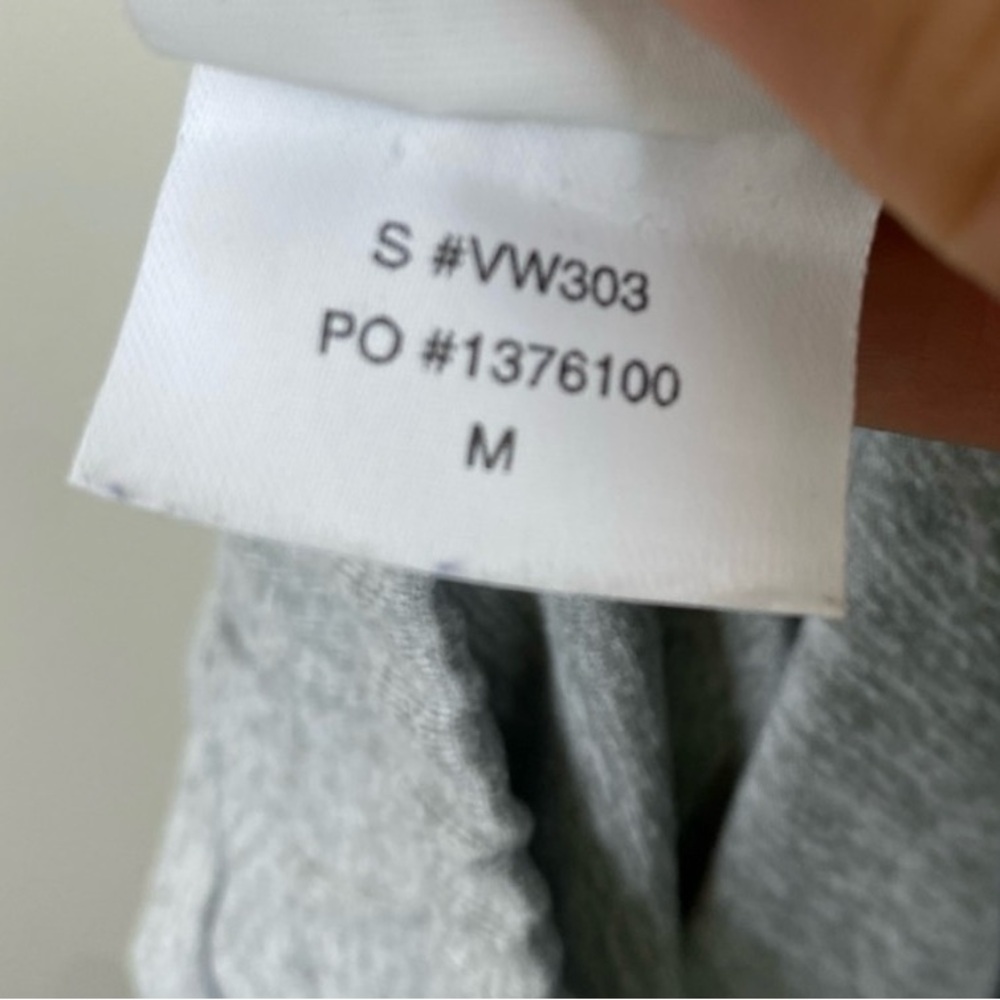 VUORI Women’s Performance Jogger Gray smoke free storage. - Picture 8 of 8